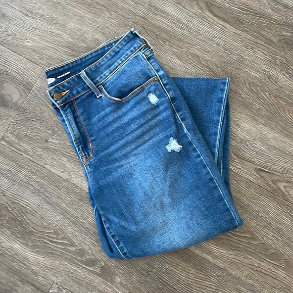 Old Navy Denim - Old Navy size 12 long distressed jeans